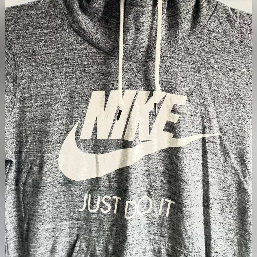 Nike “Just Do It” Sweatshirt - Womens Size Med - Gray Hooded Drawstring Pullover - Picture 8 of 8